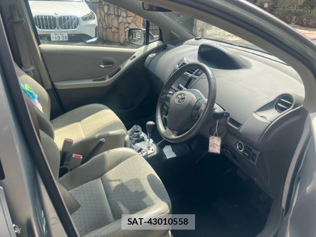 Toyota VITZ 2009-10 8159477-24