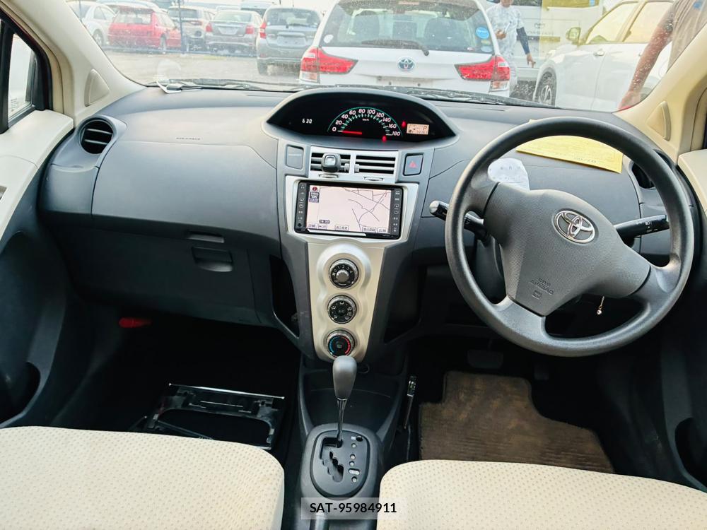 Toyota VITZ 2007-08 7933419-12
