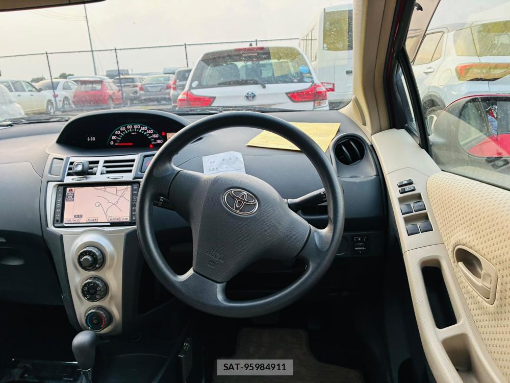 Toyota VITZ 2007-08 7933419-13
