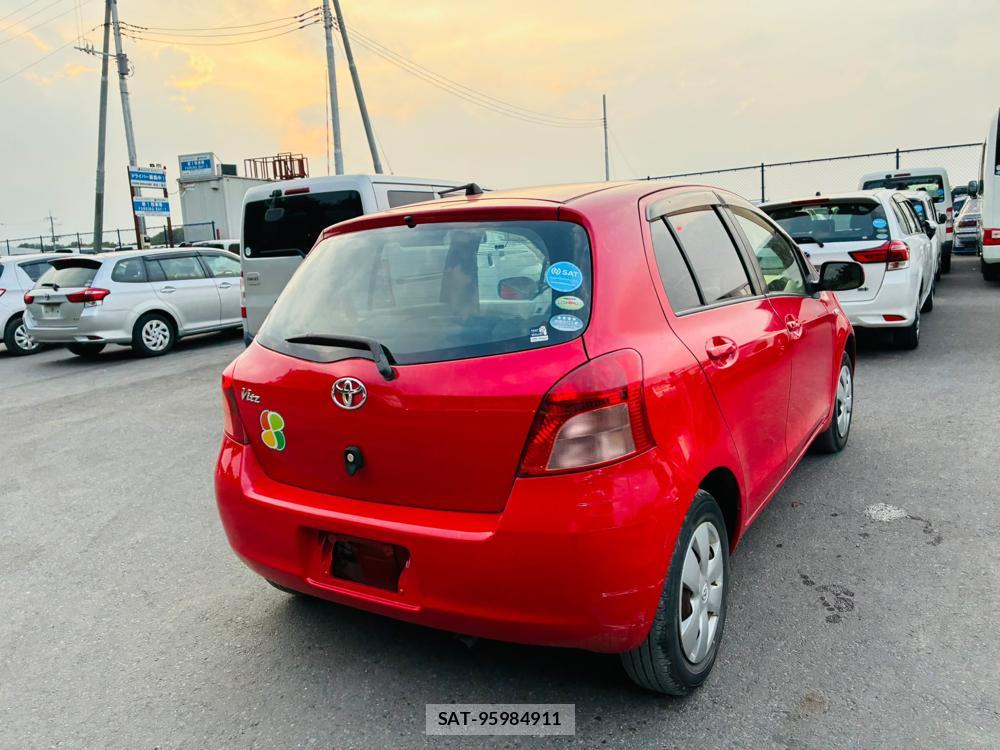 Toyota VITZ 2007-08 7933419-4