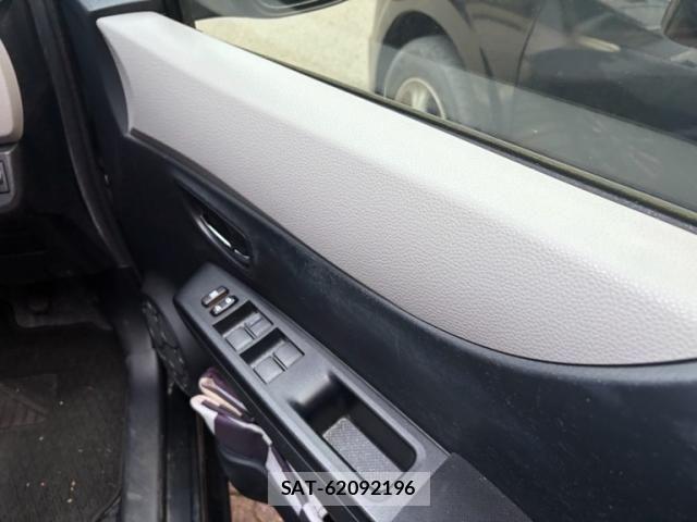 Toyota VITZ 2011-03 8210874-5