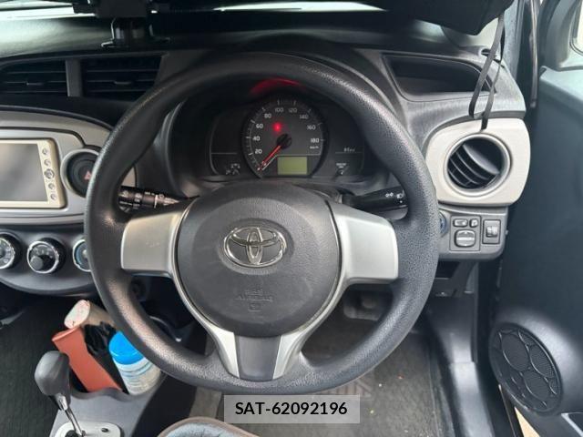 Toyota VITZ 2011-03 8210874-7