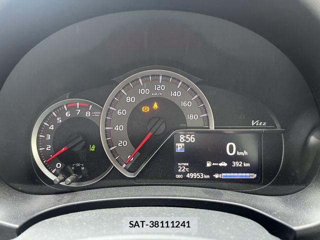 Toyota VITZ 2015-11 8210868-4