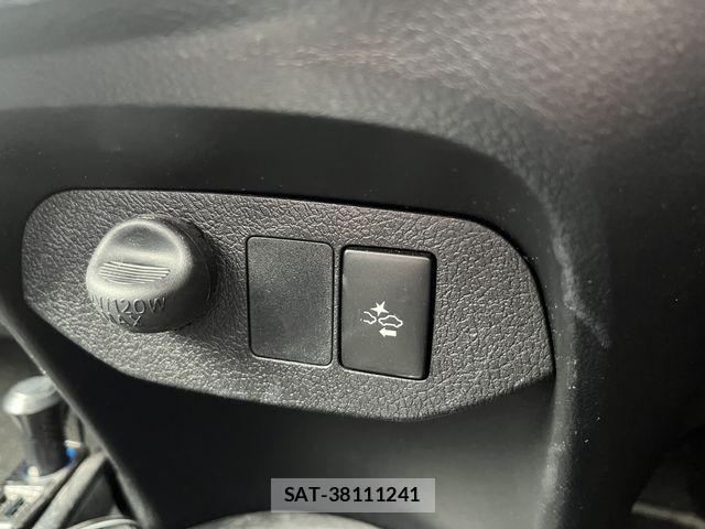 Toyota VITZ 2015-11 8210868-7