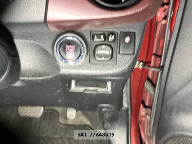 Toyota VITZ 2016-01 8210879-16