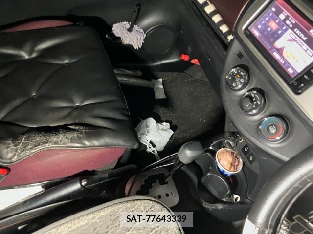 Toyota VITZ 2016-01 8210879-18