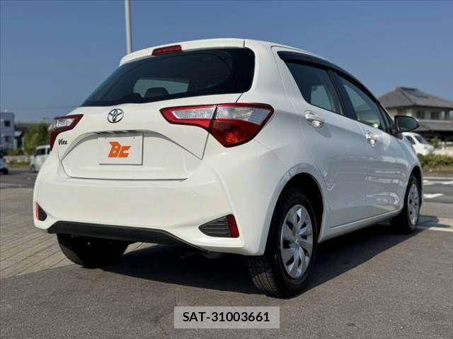 Toyota VITZ 2017-06 8210869-13