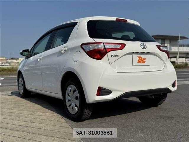 Toyota VITZ 2017-06 8210869-14