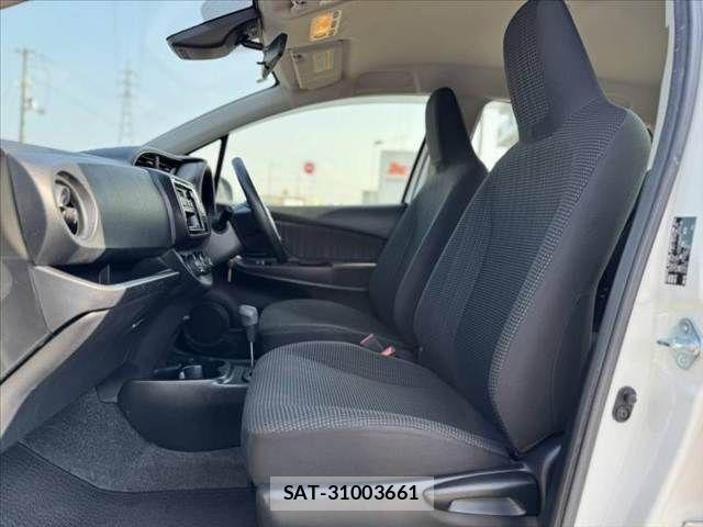 Toyota VITZ 2017-06 8210869-16