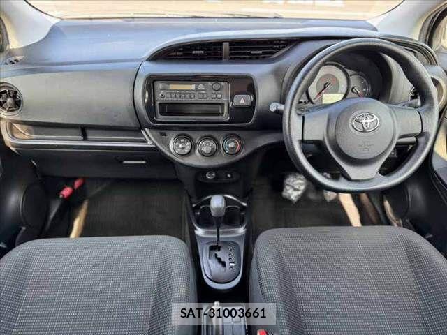 Toyota VITZ 2017-06 8210869-1