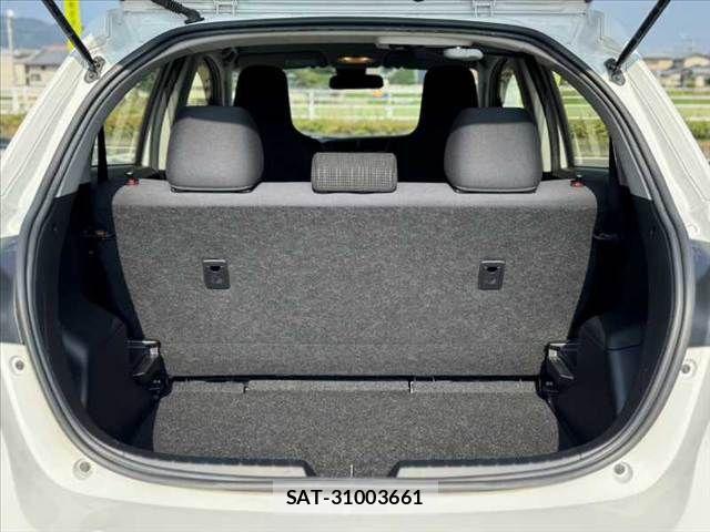 Toyota VITZ 2017-06 8210869-19