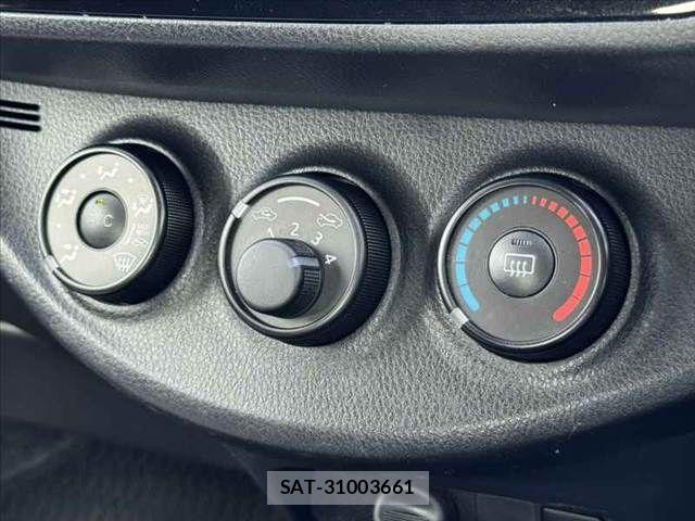 Toyota VITZ 2017-06 8210869-20