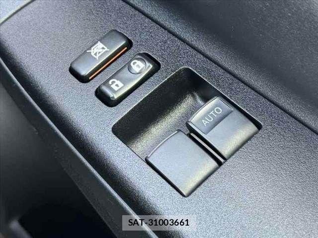 Toyota VITZ 2017-06 8210869-23