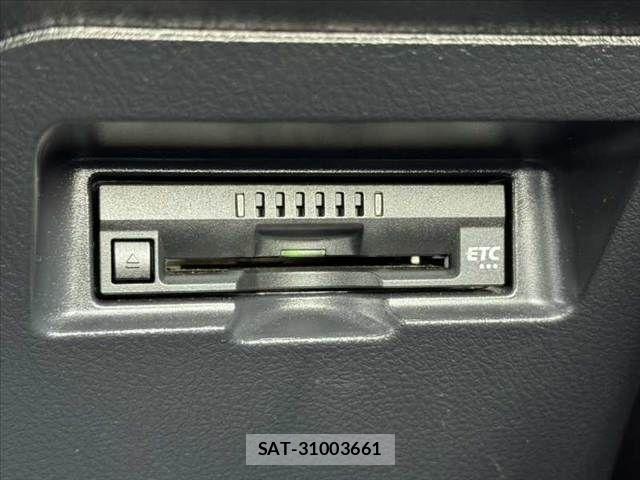 Toyota VITZ 2017-06 8210869-24