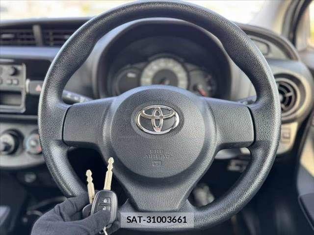 Toyota VITZ 2017-06 8210869-2