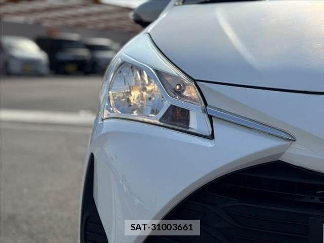 Toyota VITZ 2017-06 8210869-29