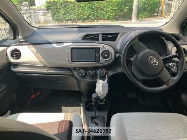 Toyota VITZ 2012-04 8210872-11