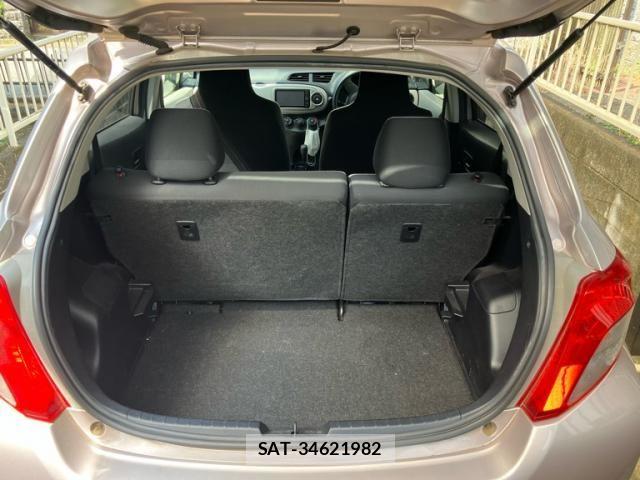 Toyota VITZ 2012-04 8210872-15