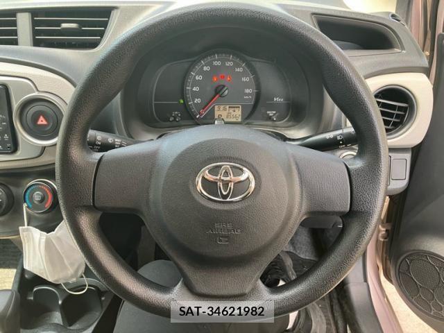 Toyota VITZ 2012-04 8210872-21