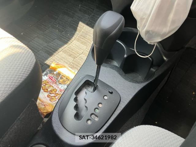 Toyota VITZ 2012-04 8210872-22