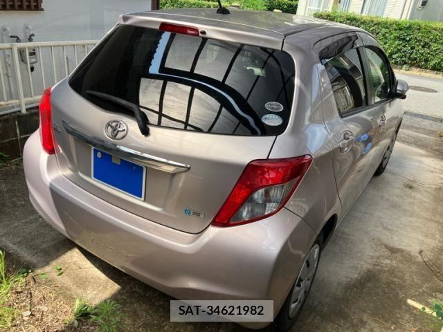 Toyota VITZ 2012-04 8210872-3