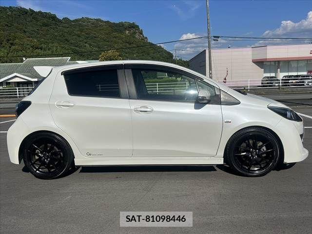Toyota VITZ 2016-11 8210866-11