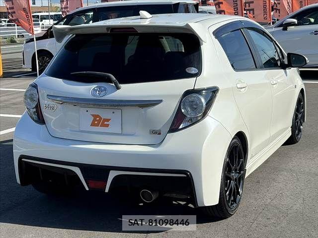 Toyota VITZ 2016-11 8210866-12