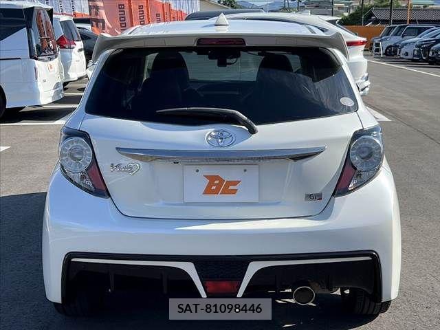 Toyota VITZ 2016-11 8210866-13