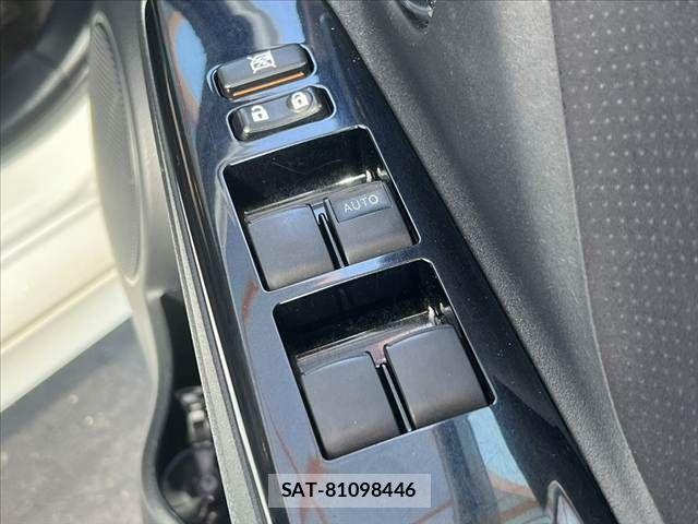 Toyota VITZ 2016-11 8210866-26
