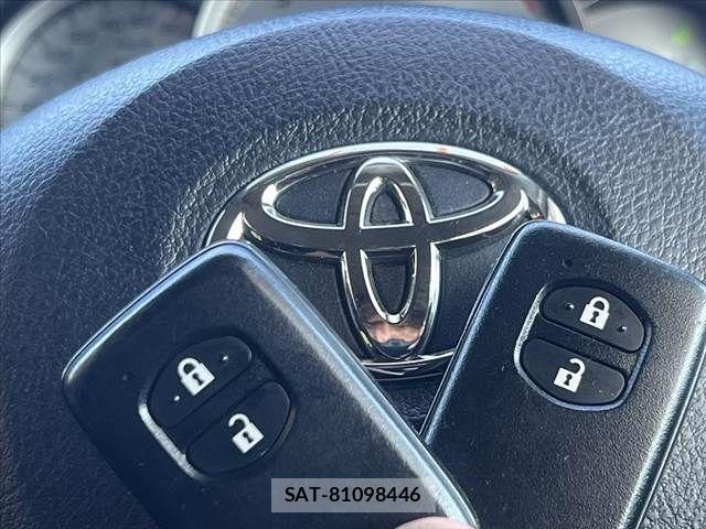 Toyota VITZ 2016-11 8210866-6