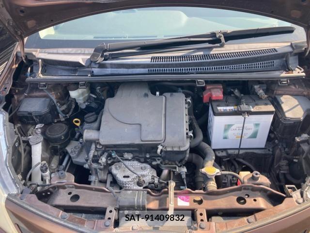Toyota VITZ 2013-09 8210877-11