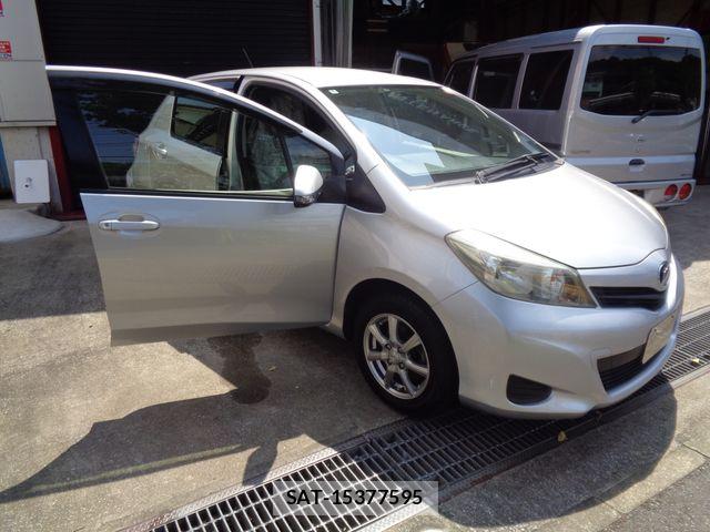 Toyota VITZ 2012-02 8210871-7