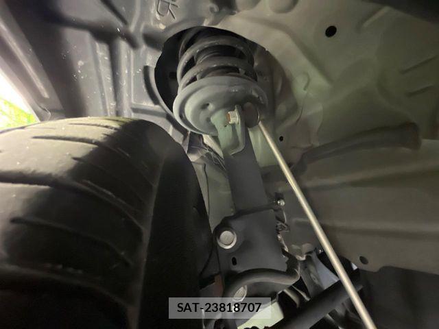 Toyota VITZ 2019-09 8210865-19