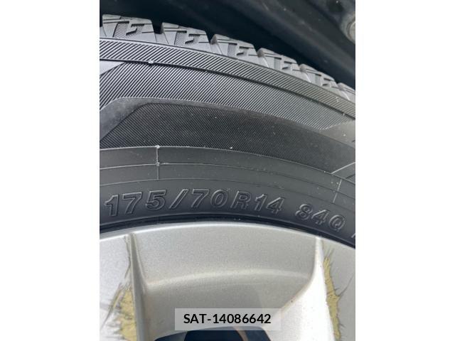 Toyota VITZ 2015-09 8232281-9