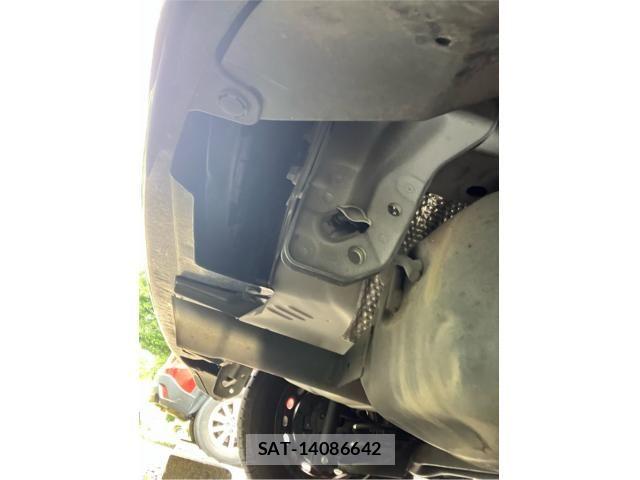 Toyota VITZ 2015-09 8232281-11