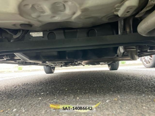 Toyota VITZ 2015-09 8232281-12