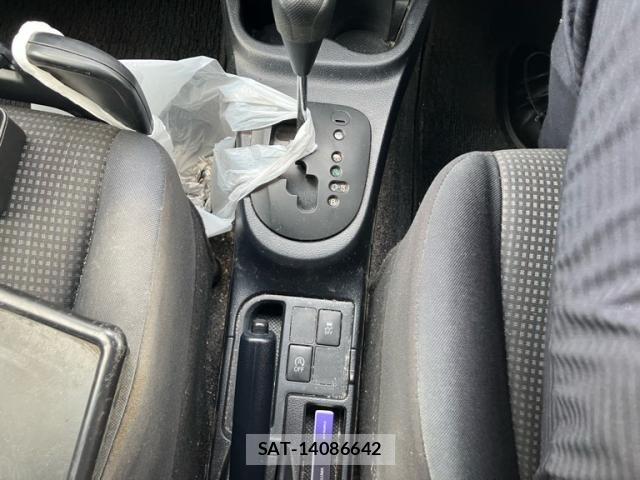 Toyota VITZ 2015-09 8232281-22