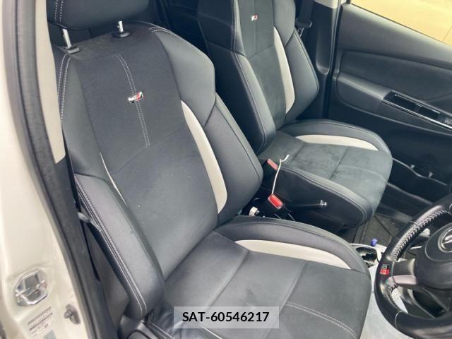 Toyota VITZ 2019-05 8232278-17