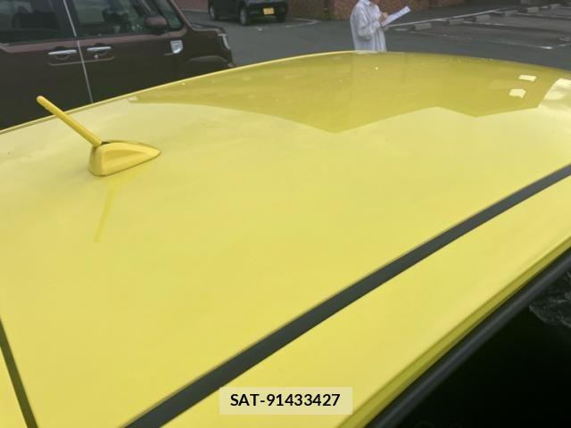 Toyota VITZ 2017-11 8232279-11