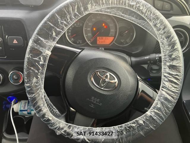 Toyota VITZ 2017-11 8232279-12