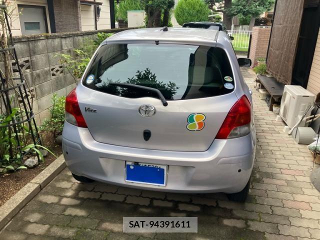 Toyota VITZ 2009-01 8232288-6