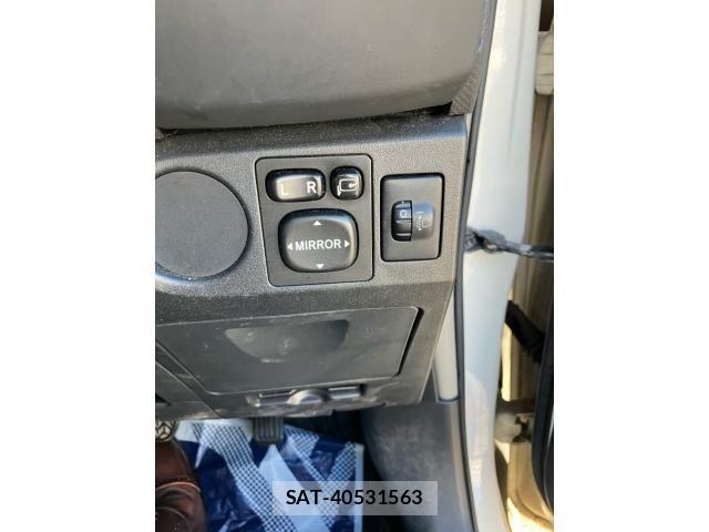 Toyota VITZ 2008-04 8232286-12