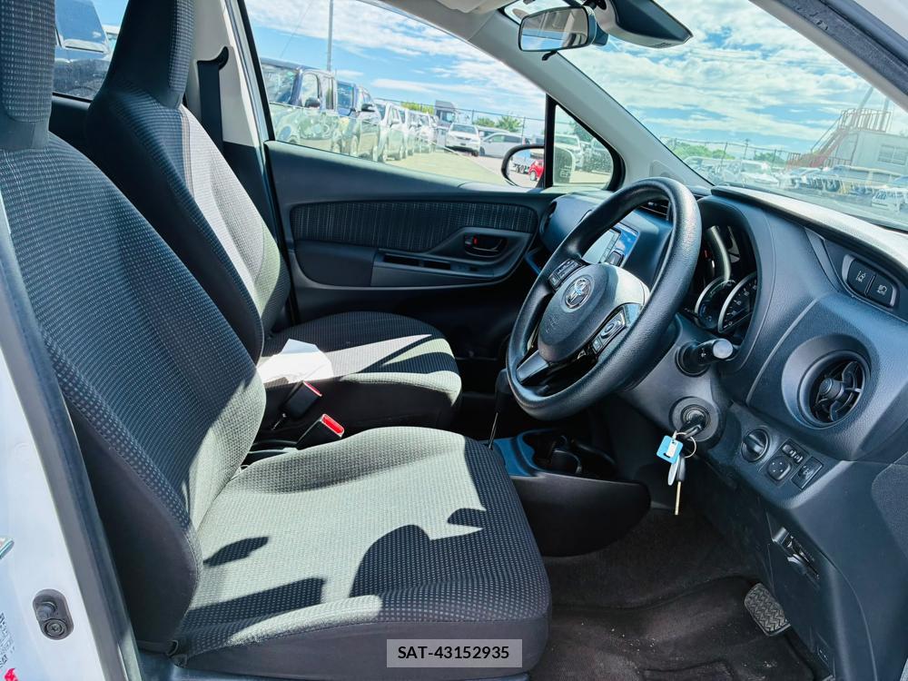 Toyota VITZ 2019-07 8107904-11