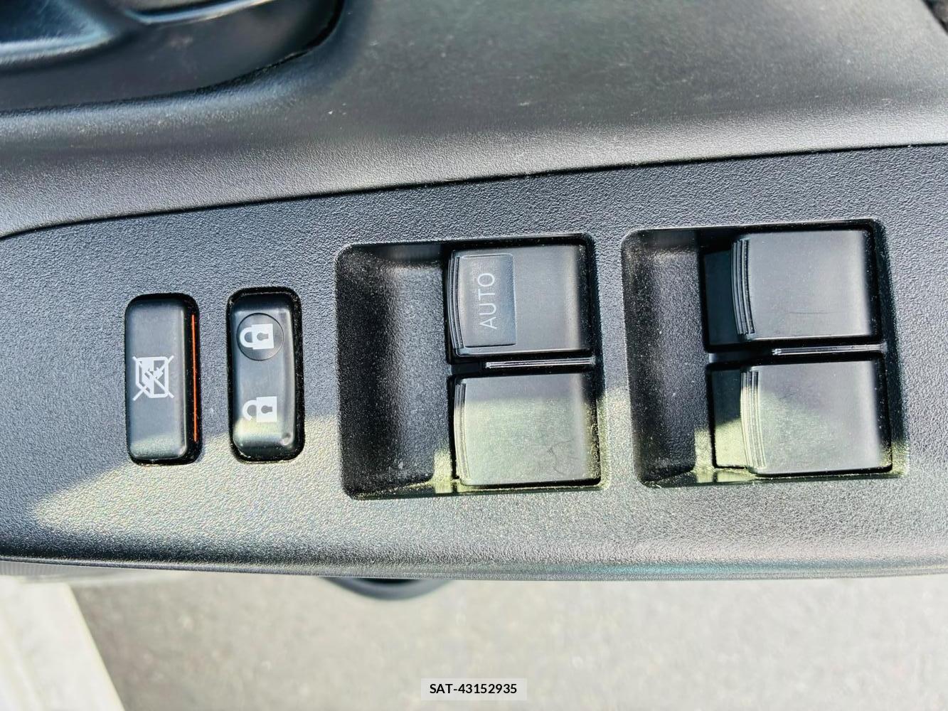 Toyota VITZ 2019-07 8107904-21