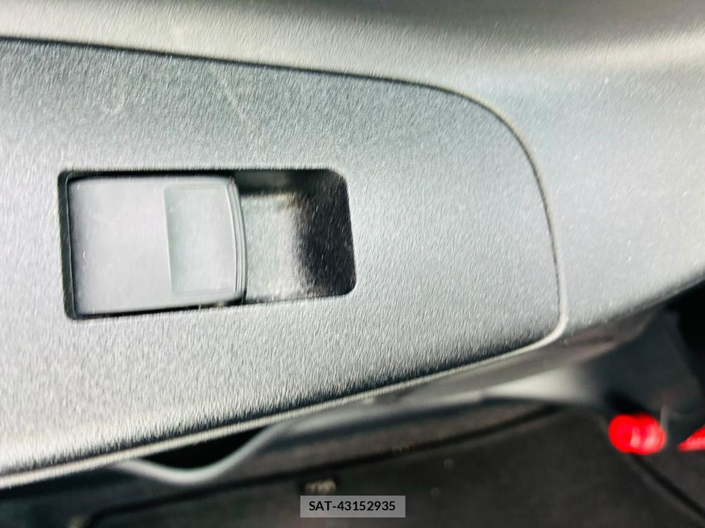 Toyota VITZ 2019-07 8107904-23