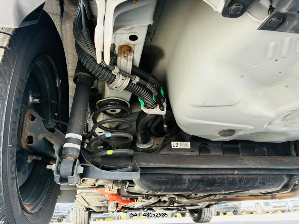 Toyota VITZ 2019-07 8107904-35