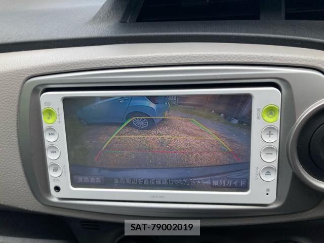 Toyota VITZ 2011-06 8247072-25