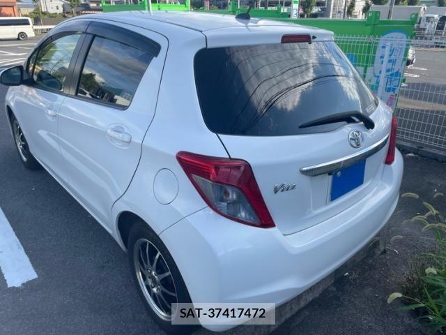 Toyota VITZ 2012-04 8247073-3