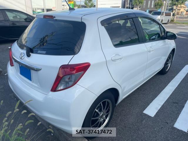 Toyota VITZ 2012-04 8247073-4