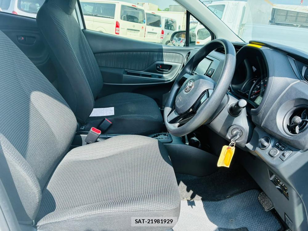 Toyota VITZ 2019-06 8091779-11